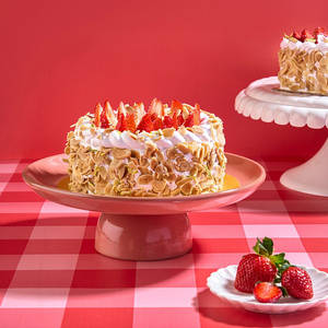 Fresh Cream Strawberry Cake