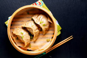 Classic Chicken Momos (6 Pcs)