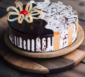 Vanilla choco cake with candle