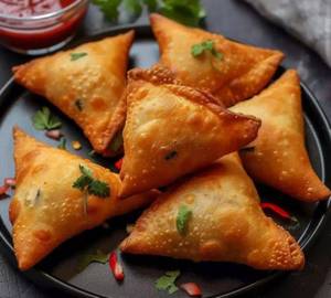 CHICKEN SAMOSA  [4 Pieces]