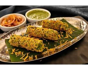 Subz Bhujia Seekh Kebab