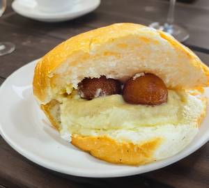 Gulab jamun bun