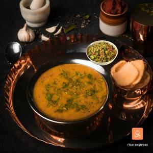 Ginger Rasam Rice 450 Ml + Veg 250 Ml + Fryums + Pickle