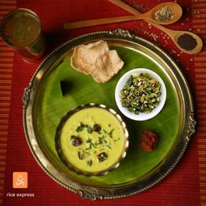 Curd Curry Rice 450 Ml + Veg 250 Ml + Fryums + Pickle