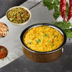 Classic Dal Khichdi 450 Ml + Veg 250 Ml + Fryums + Pickle