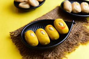Khoya Badam Roll [5 pieces]