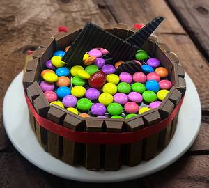 Kitkat Basket Cake