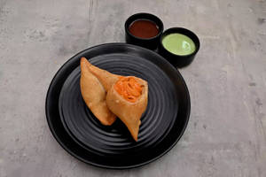 Chowmein Samosa [1 Piece]