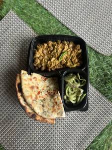 Amritsari Chole Kulcha (2 Kulcha)