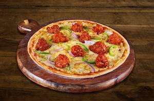 Chicken schezwan pizza