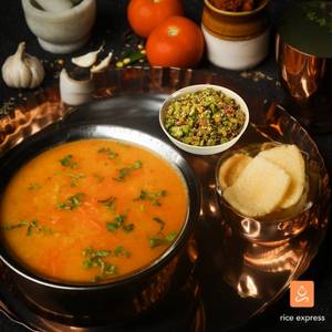 Carrot Rasam Rice 450 Ml + Veg 250 Ml + Fryums + Pickle