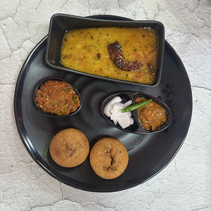 Litti With Dal Tadka