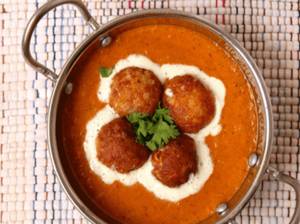 Cheese kofta curry