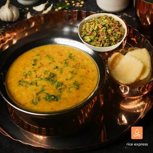 Pepper Garlic Rasam Rice 450 Ml + Veg 250 Ml + Fryums + Pickle