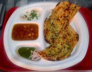 Choor Choor Naan Chole