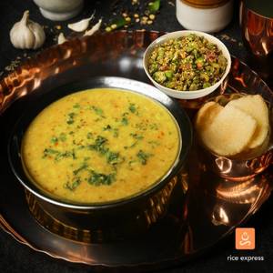 Dal Rasam Rice 450 Ml + Veg 250 Ml + Fryums + Pickle