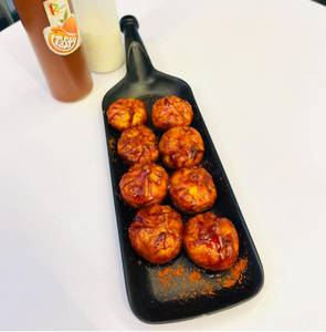 Chicken peri peri fried momos [8 pieces]