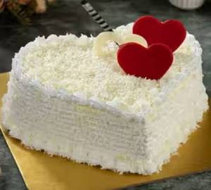 White Forest Heart Shape Cake 500g