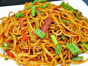 Veg Schezwan Chowmein (Full)