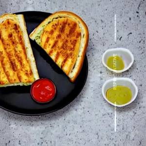 Spicy paneer toast