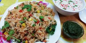 Veg Fried Rice with Boondi Raita Combo
