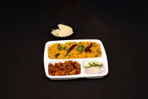 Mudda Pappu Avakaya Annam With Aloo Fry (3cp Tray)