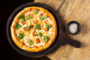 Extra Deluxe Margherita Pizza