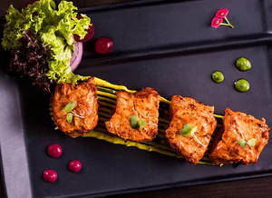 Paneer Tikka 2 Types ( Red & Green )