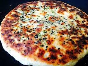 Pyaz Kulcha