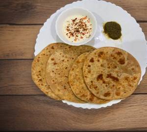 Sattu paratha  [ 2 pieces ] with curd and chutney