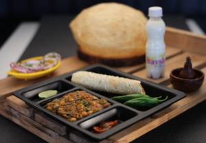 Chole Bhature Full Portion Thali