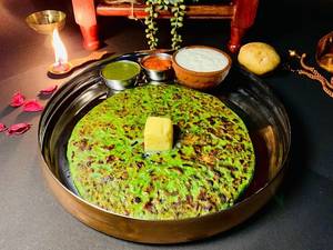 Aloo Paratha (1 Pc - Palak Base Whole Wheat)