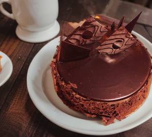 1 pound Chocolate Flakes cake
