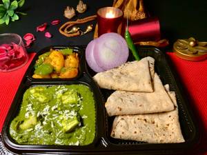 Palak Paneer Mini Thali