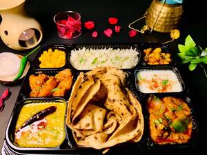 Amritsari Kadhai Aloo Combo