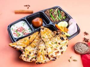 Amritsari Kulcha Pindi Chana Thali