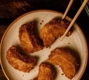 Crunchy Paneer Momos