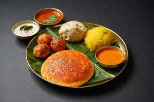 Mini Tiffin 5 Ghee Pudi Thatte Idli, 3 Pcs Ghee Pudi Paddu, Half Sheera, Half Upma