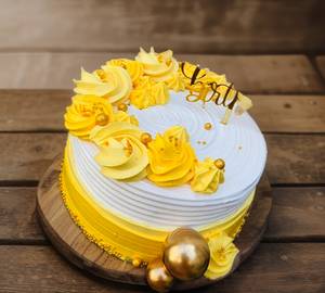 Pineapple cream cake