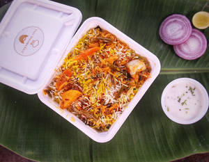 Hyderabadi Veg Biryani ( 300 Gms) With Raita