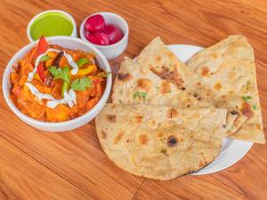 Kadai Paneer + 5 Roti + Salad                                          