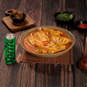 Chicken Momo RedThai + Sprite