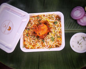 Hyderabadi Egg Biryani (300 Gms) With Raita