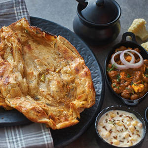 Chur Chur Naan Platter