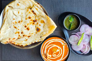 Butter Naan with Gravy