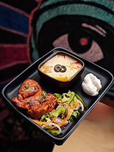 Grilled Chicken With Hummus