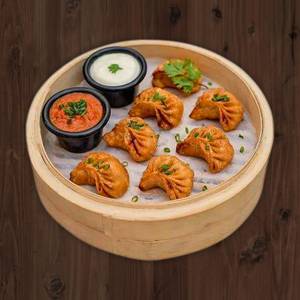 Chicken cheese momos