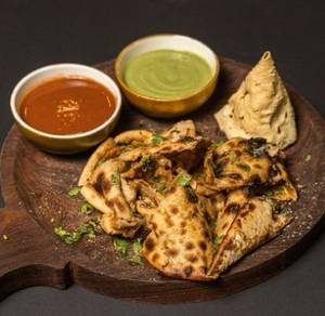 Dal Makhani with Chur Chur Naan Combo