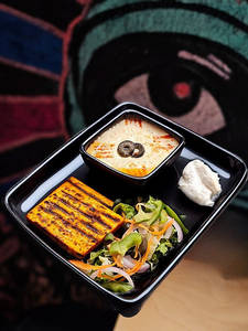 Grilled Paneer With Hummus