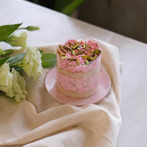 Rose & Pistachio Mini Cake (130gms)